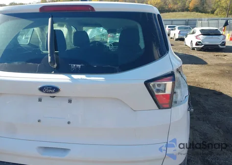 2017 Ford Escape S z USA, uszkodzony, nr VIN 1FMCU0F7XHUB75734